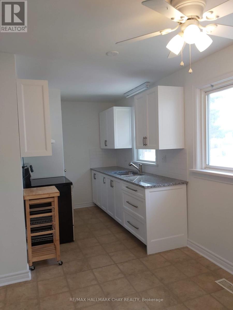 Main Floor - 17 Gunn Street, Barrie, Ontario  L4M 2H2 - Photo 7 - S12320784