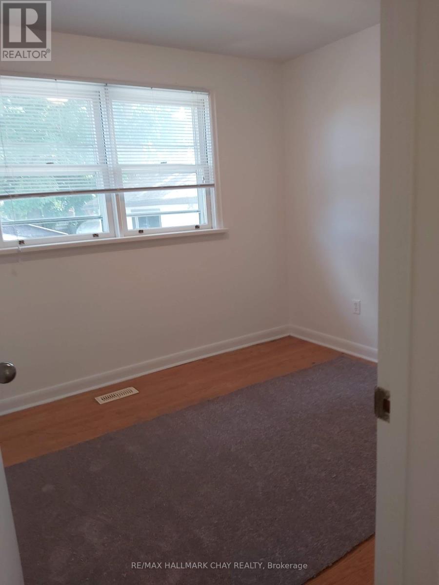 Main Floor - 17 Gunn Street, Barrie, Ontario  L4M 2H2 - Photo 11 - S12320784