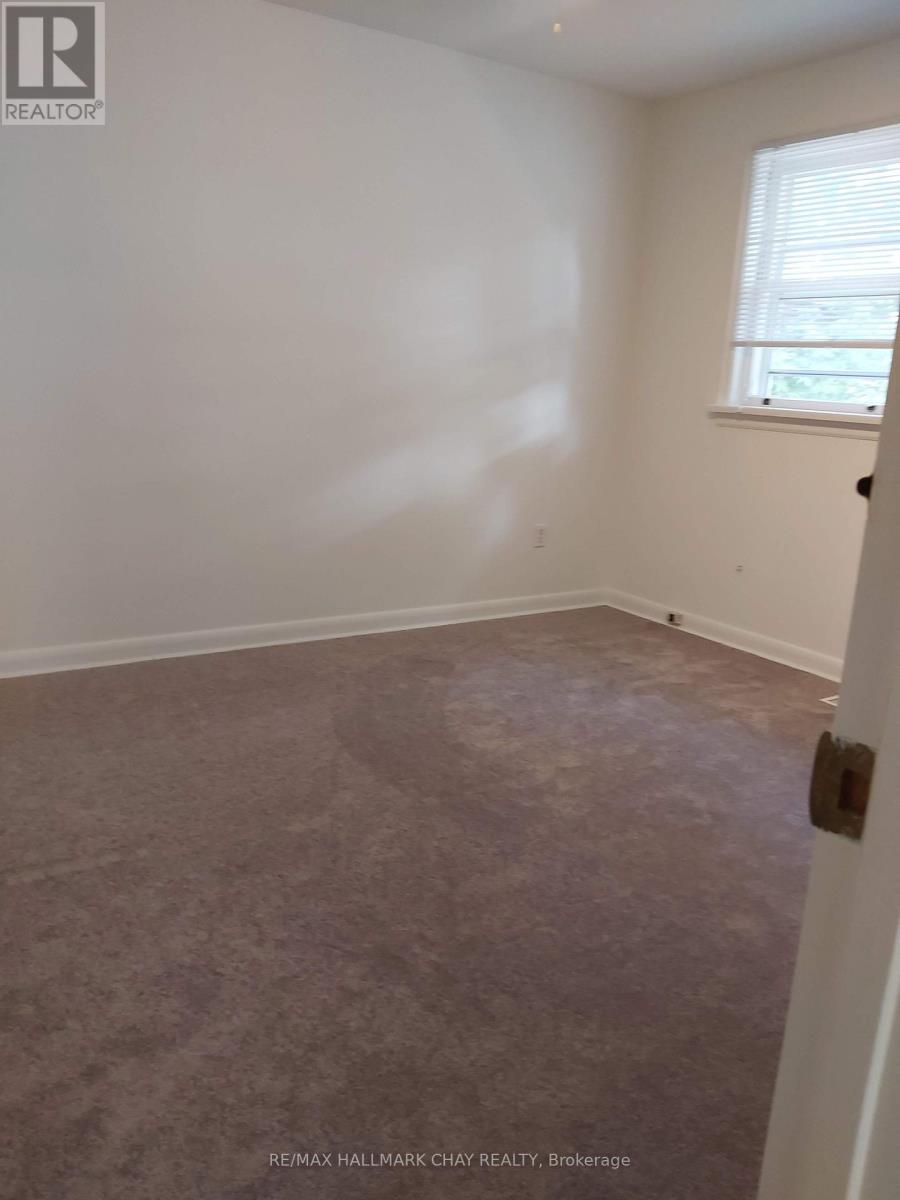Main Floor - 17 Gunn Street, Barrie, Ontario  L4M 2H2 - Photo 10 - S12320784