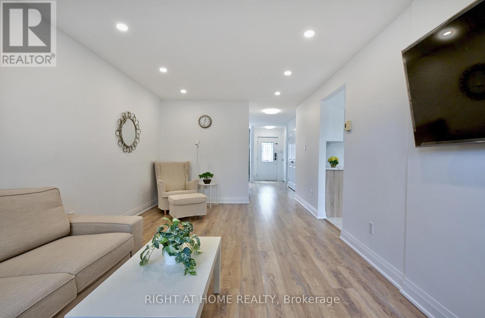 197 - 2170 Bromsgrove Road, Mississauga, Ontario  L5J 4J2 - Photo 12 - W12324347