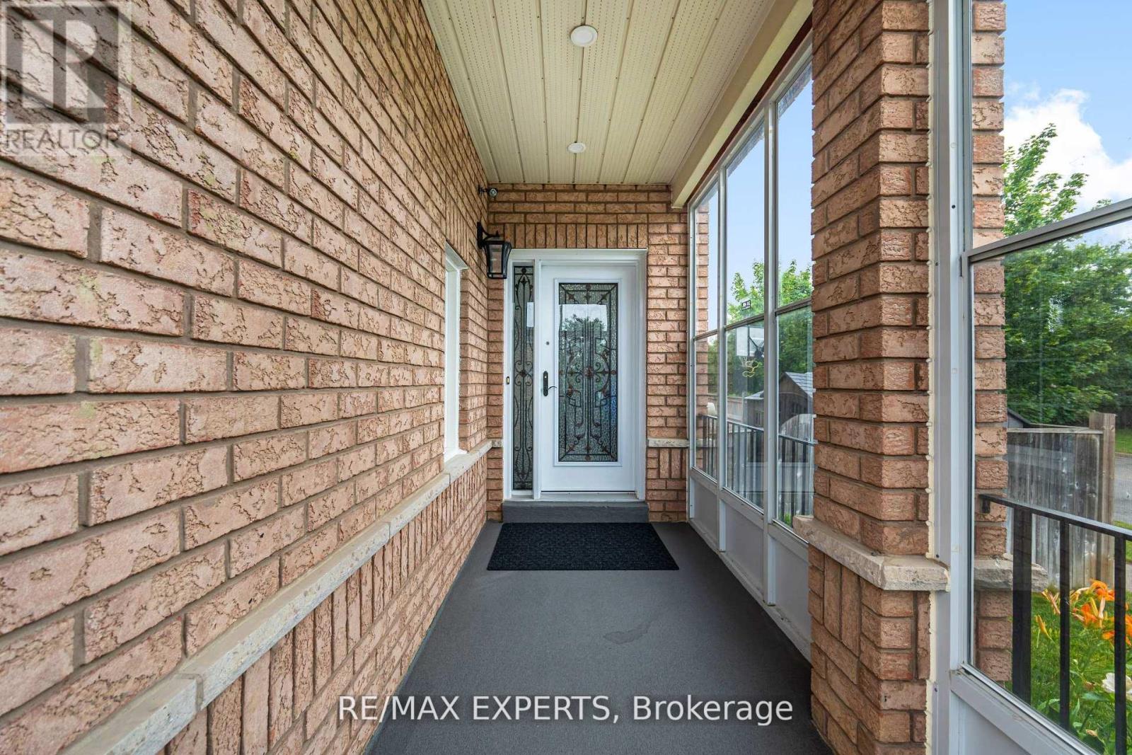 7236 Zinnia Place, Mississauga, Ontario  L5W 1K5 - Photo 6 - W12324378