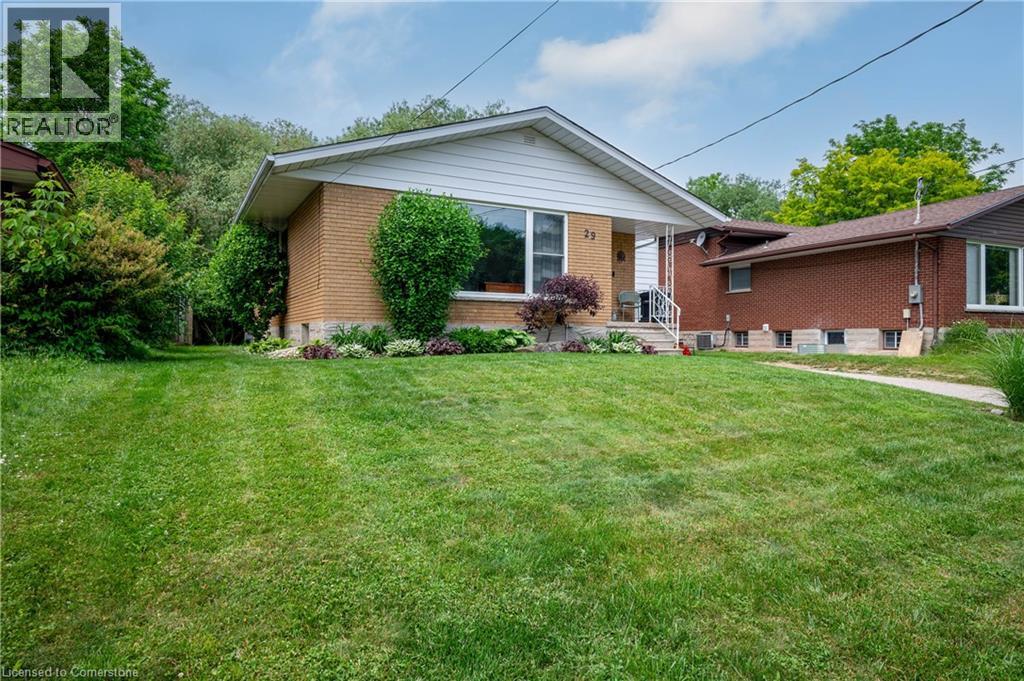 Property at 29 RUSKVIEW Road image 3