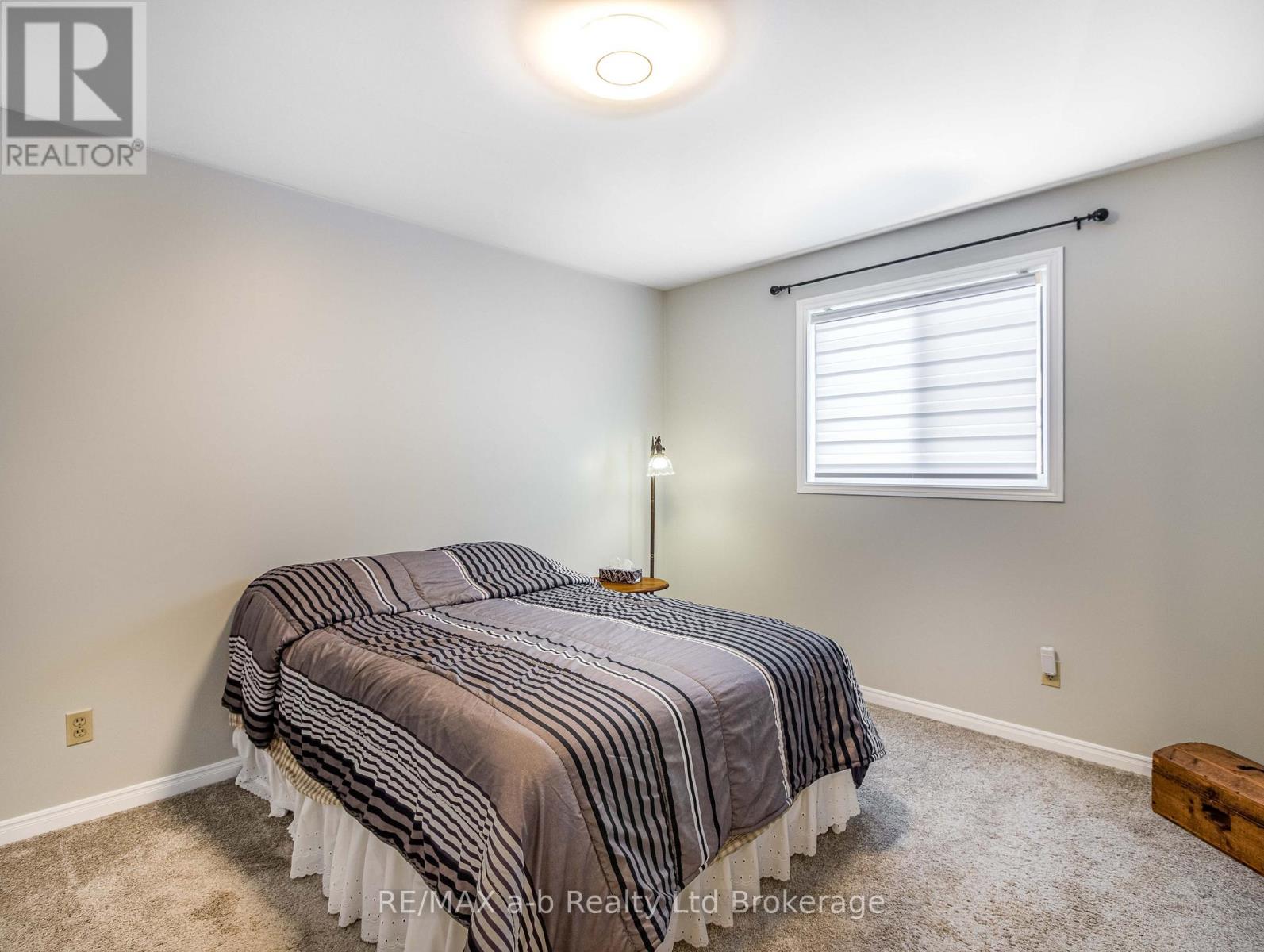 18 Oriole Crescent, Woodstock, Ontario  N4T 1T1 - Photo 12 - X12224191