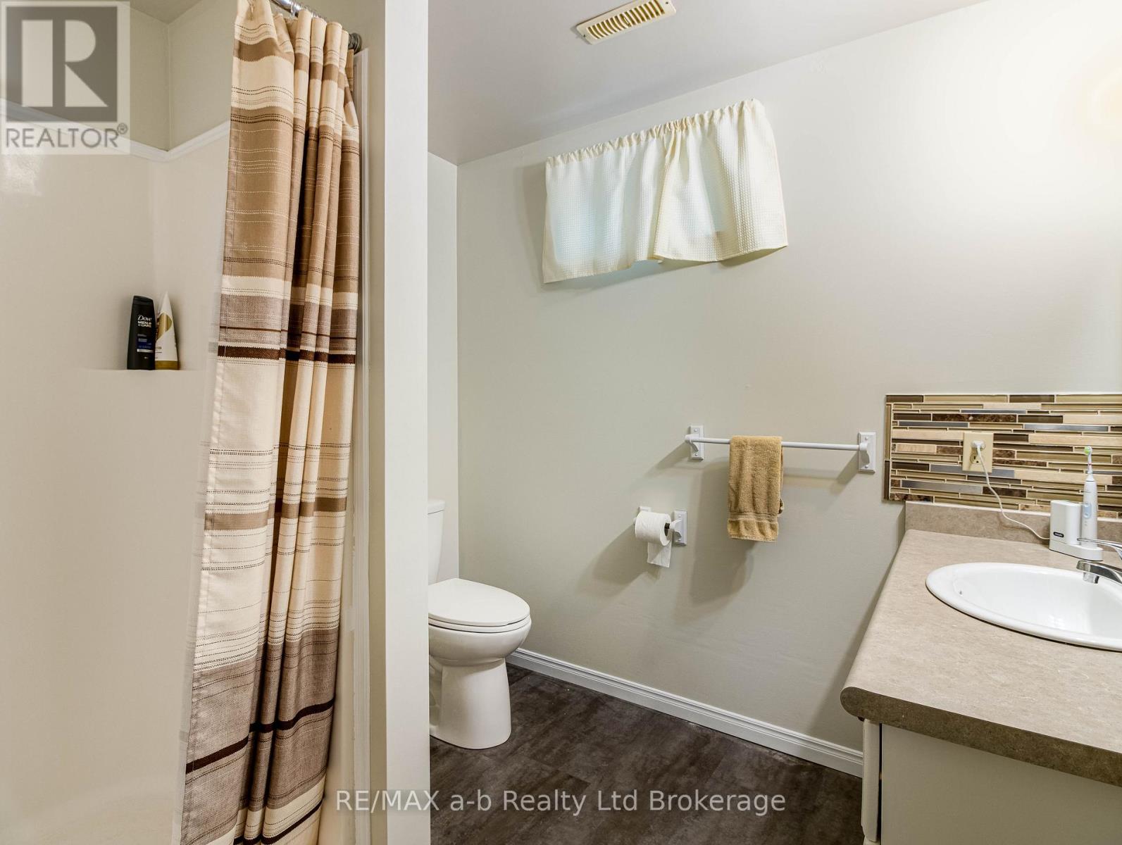 18 Oriole Crescent, Woodstock, Ontario  N4T 1T1 - Photo 18 - X12224191