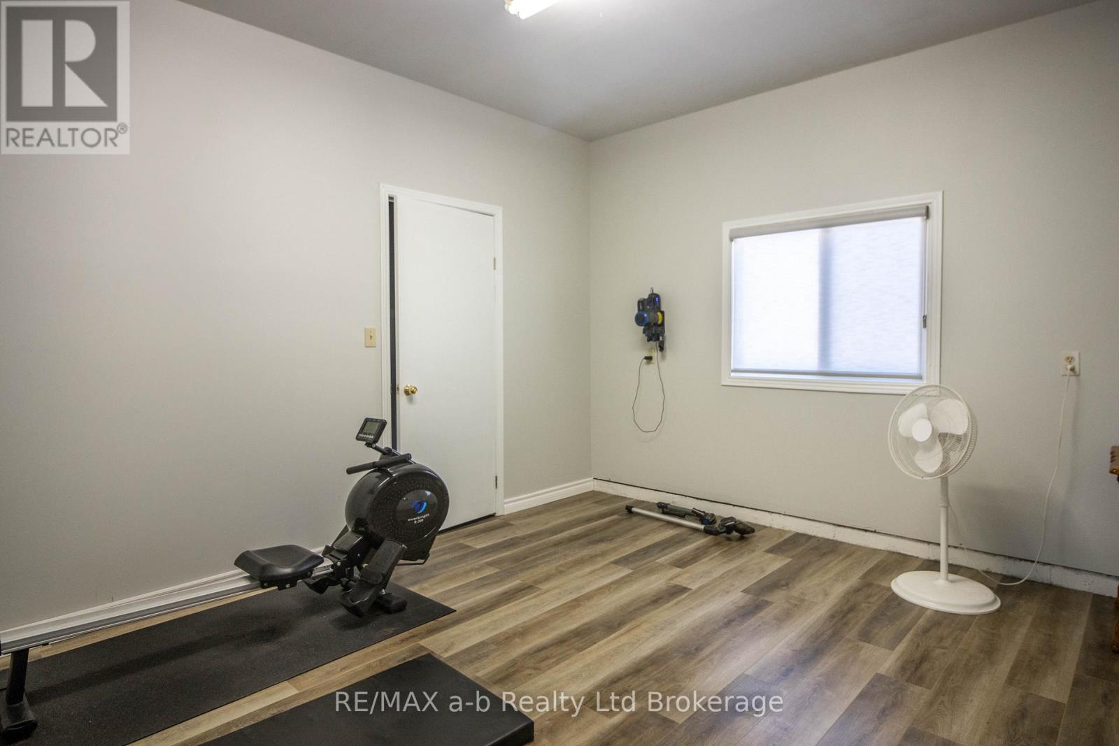 18 Oriole Crescent, Woodstock, Ontario  N4T 1T1 - Photo 19 - X12224191