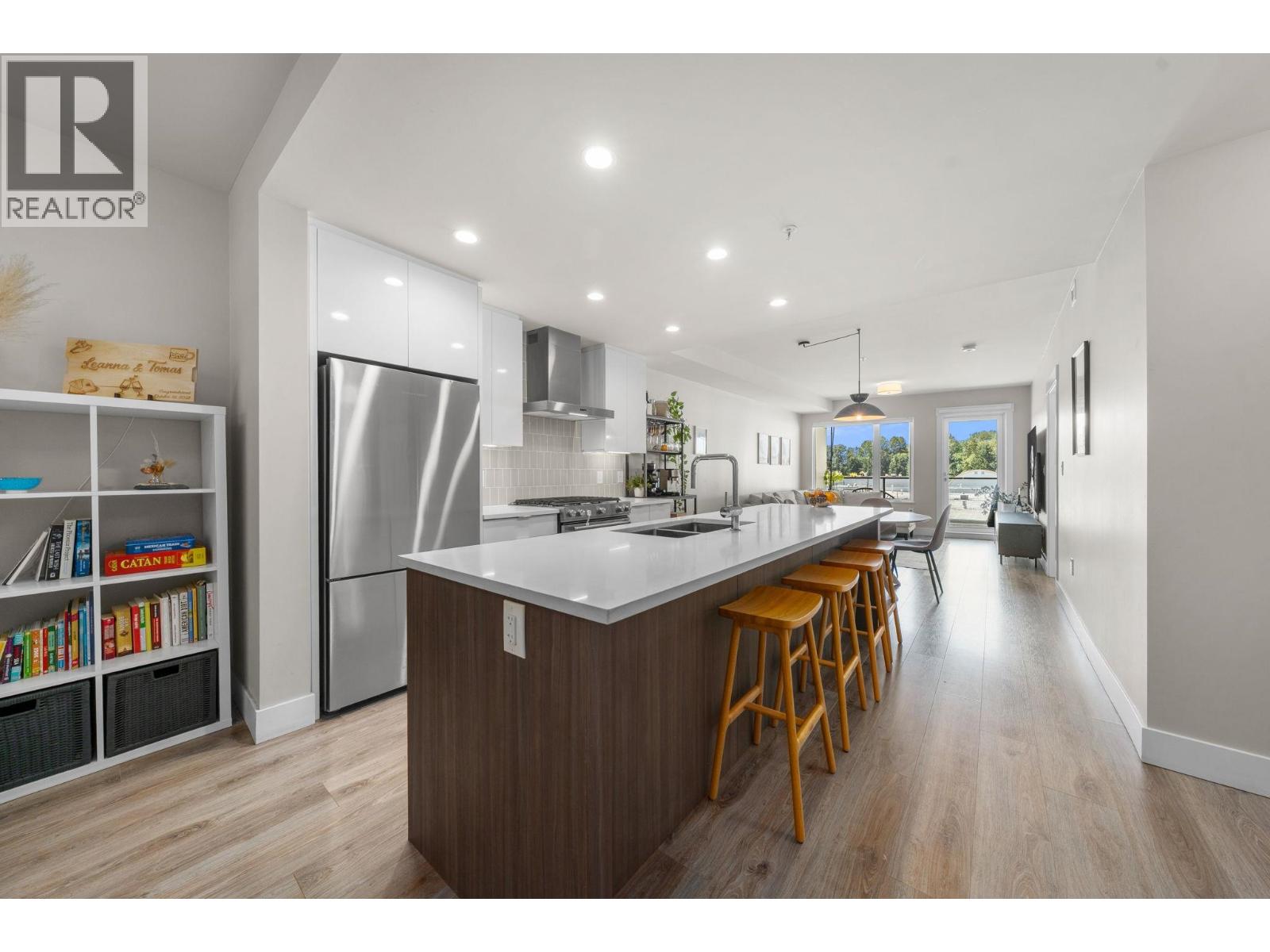 302 1496 Charlotte Road, North Vancouver, British Columbia V7J 0C9 - Photo 1 - R3033303