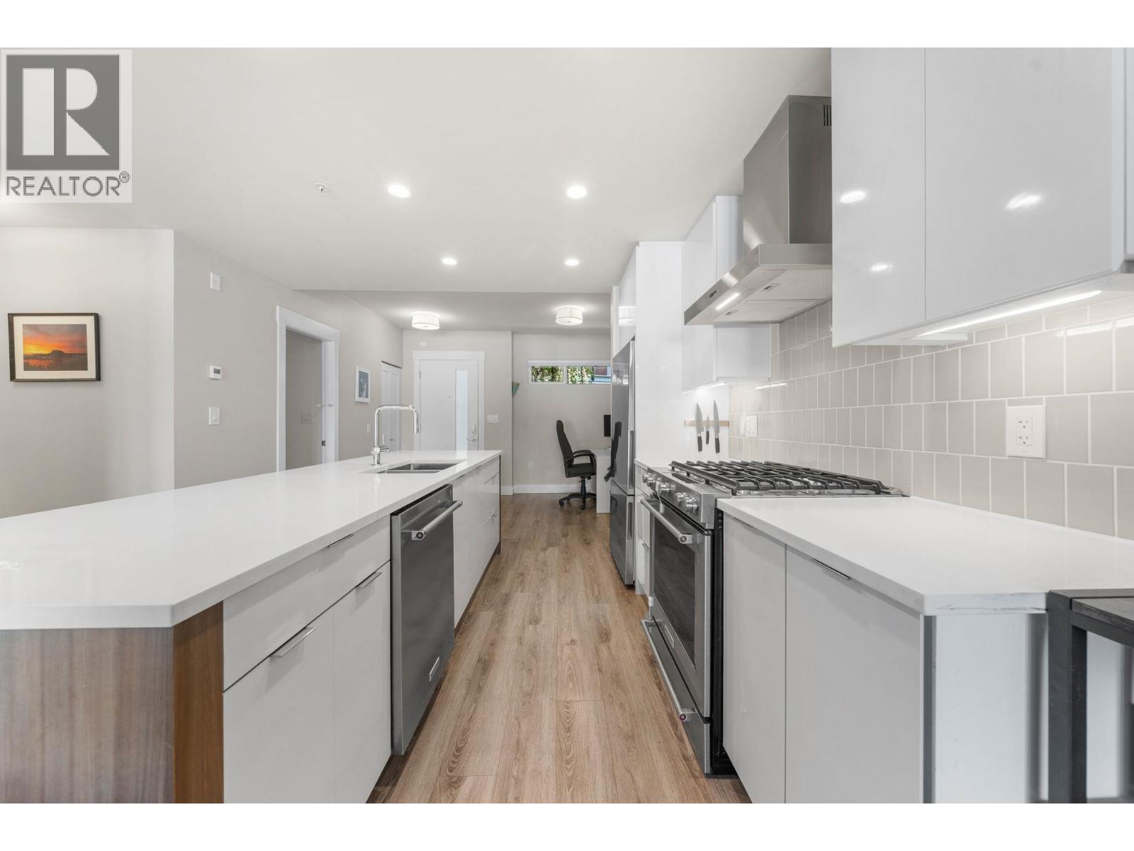 302 1496 Charlotte Road, North Vancouver, British Columbia V7J 0C9 - Photo 15 - R3033303