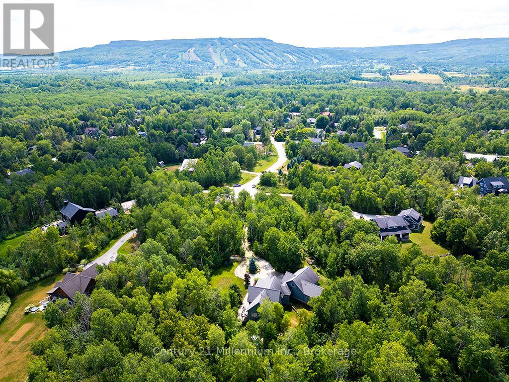 6 Forest Path, Clearview, Ontario  L9Y 3Y9 - Photo 4 - S12324683