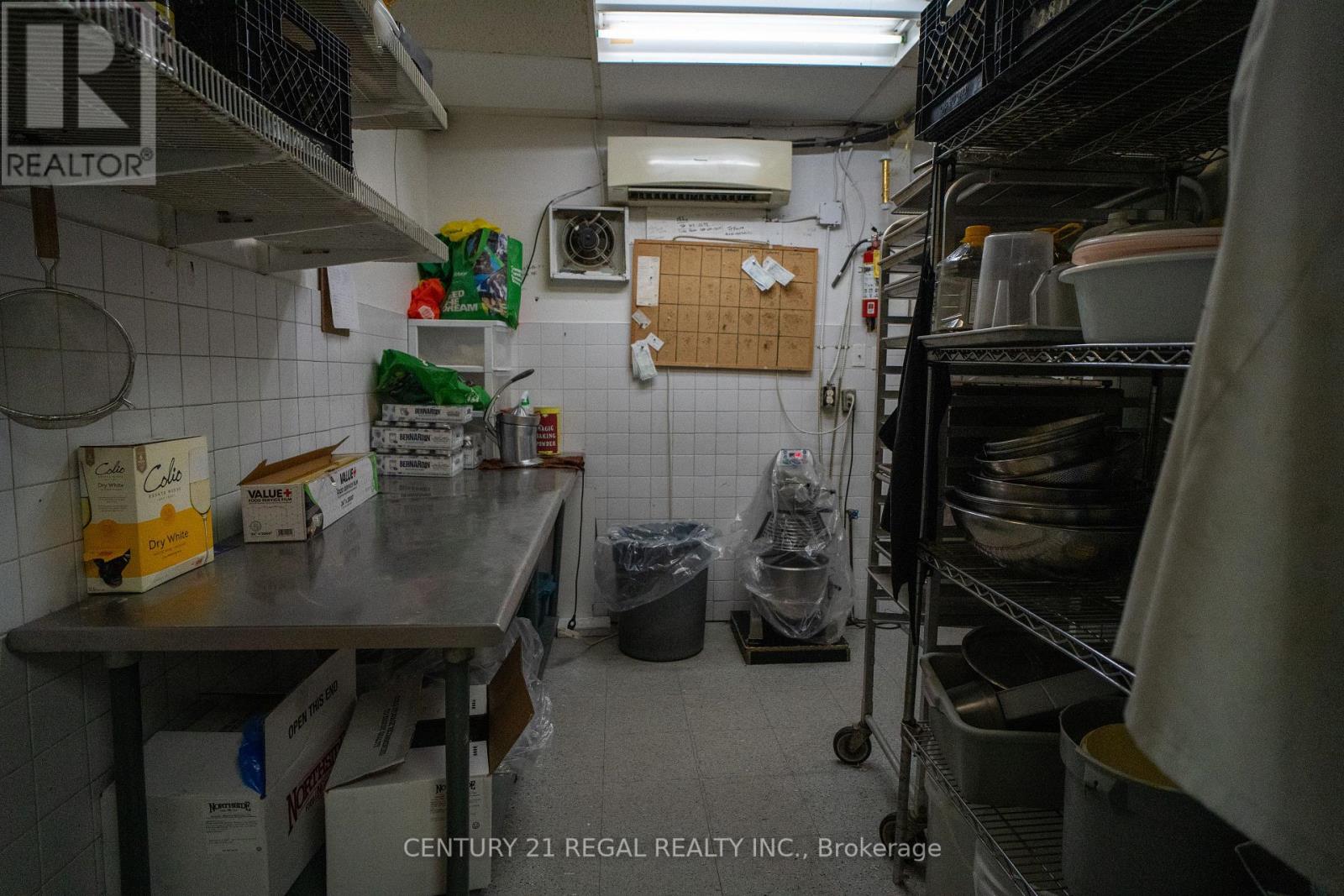 736 St. Clair Avenue W, Toronto, Ontario M6C 1B7 - Photo 20 - C12313221