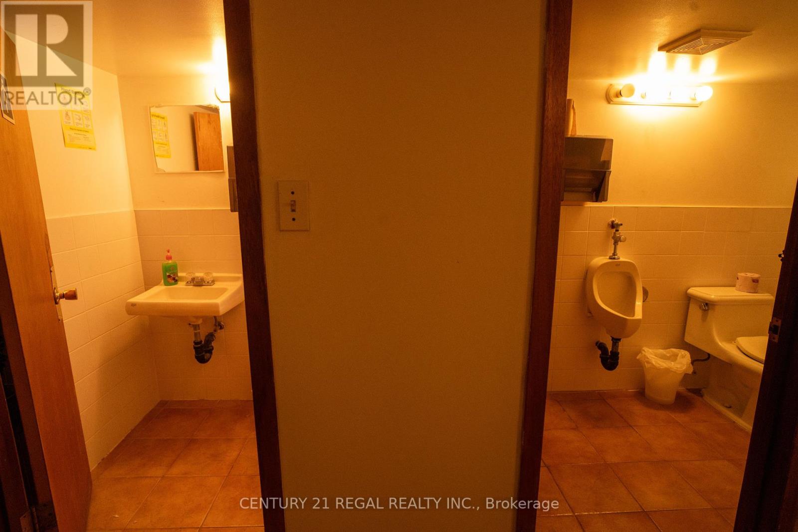 736 St. Clair Avenue W, Toronto, Ontario M6C 1B7 - Photo 29 - C12313221