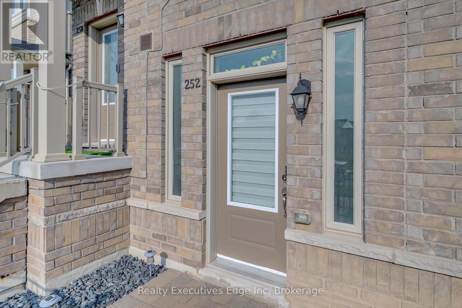 65 - 252 Law Drive, Guelph, Ontario  N1E 0P6 - Photo 3 - X12324671