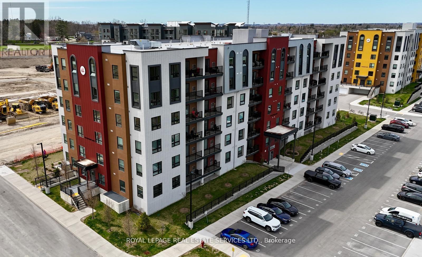 211 - 10 Culinary Lane, Barrie, Ontario  L9J 0K2 - Photo 2 - S12324553