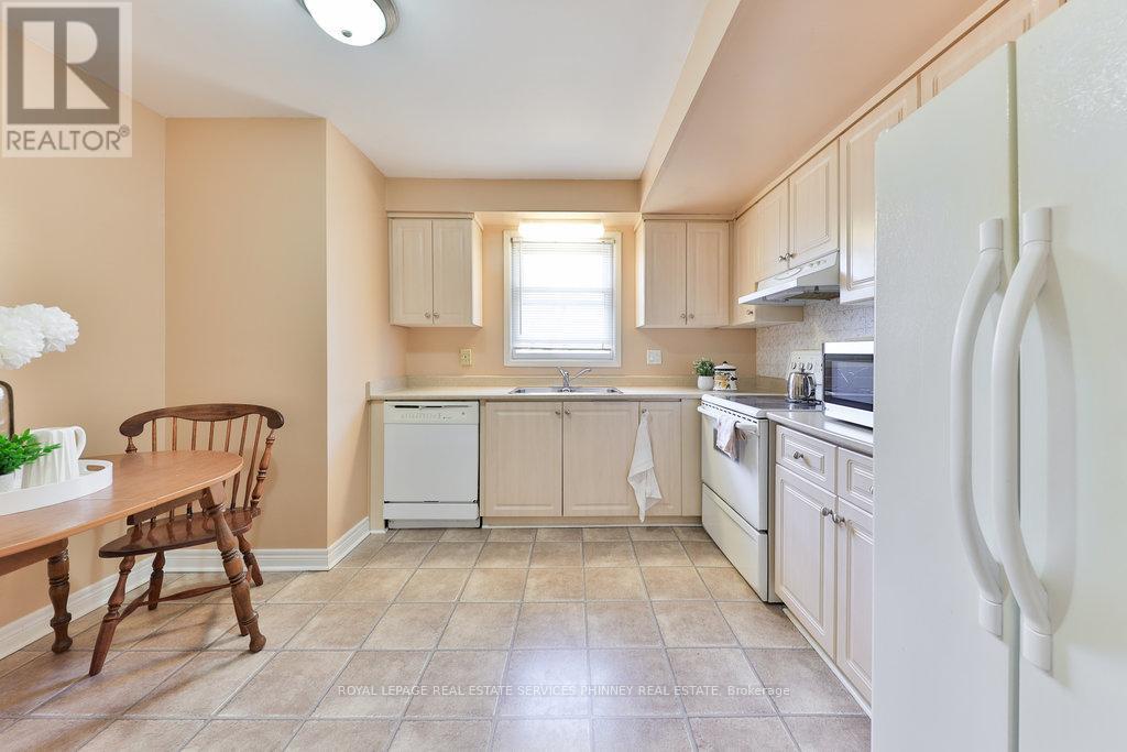 2420 Mainroyal Street, Mississauga, Ontario  L5L 1C9 - Photo 13 - W12324536