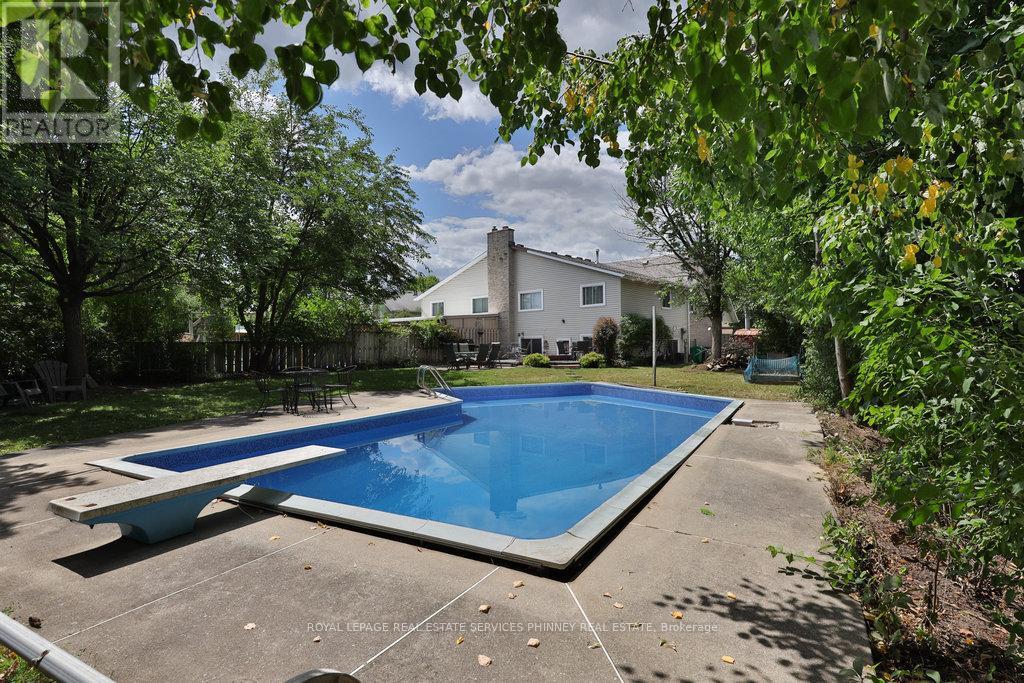 2420 Mainroyal Street, Mississauga, Ontario  L5L 1C9 - Photo 2 - W12324536