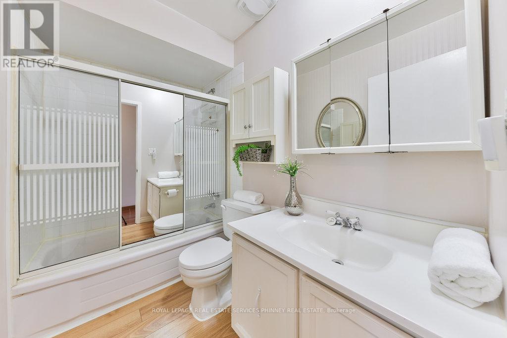 2420 Mainroyal Street, Mississauga, Ontario  L5L 1C9 - Photo 22 - W12324536