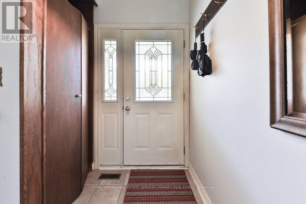 2420 Mainroyal Street, Mississauga, Ontario  L5L 1C9 - Photo 4 - W12324536