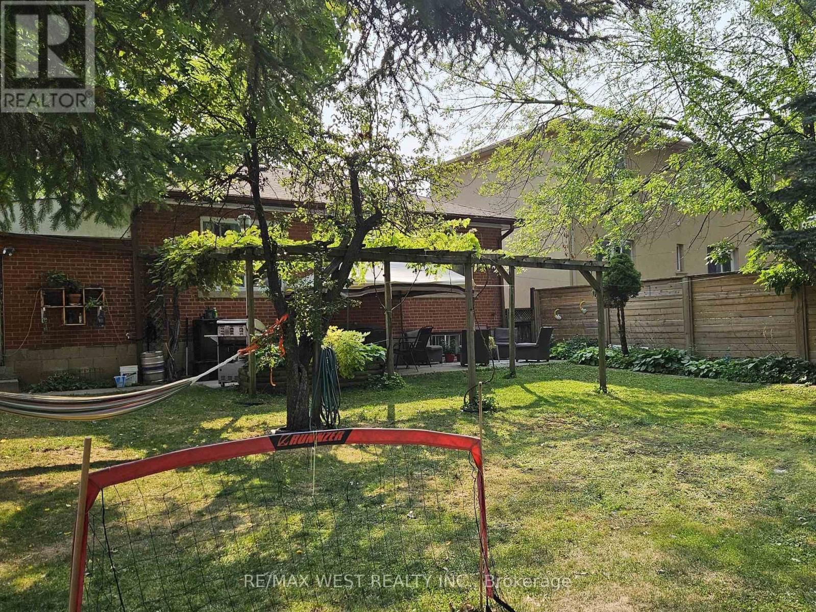 Property at 30 GOLFWOOD HEIGHTS image