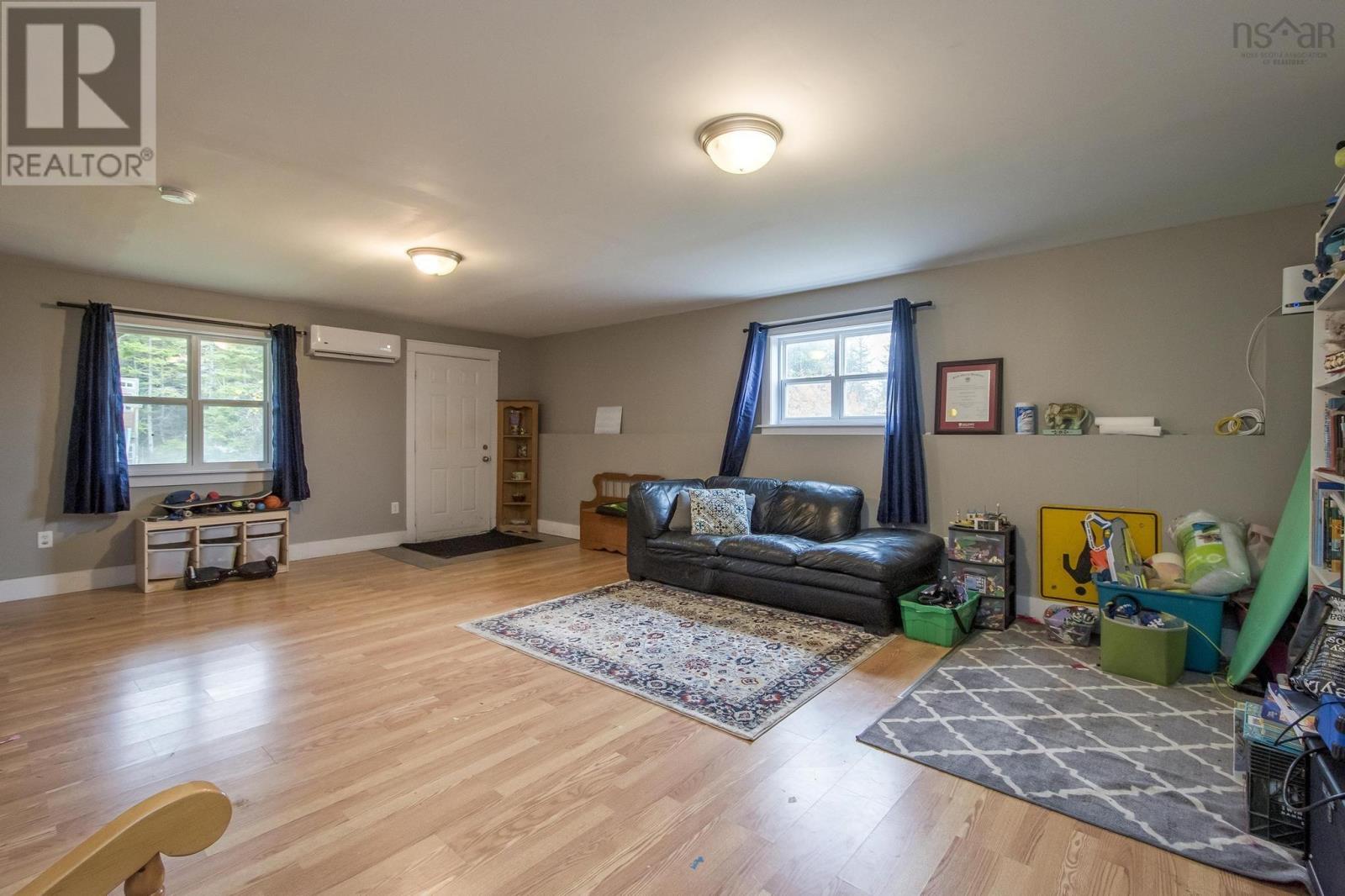 271 Leslie Road, East Lawrencetown, Nova Scotia  B2Z 1T4 - Photo 23 - 202512218