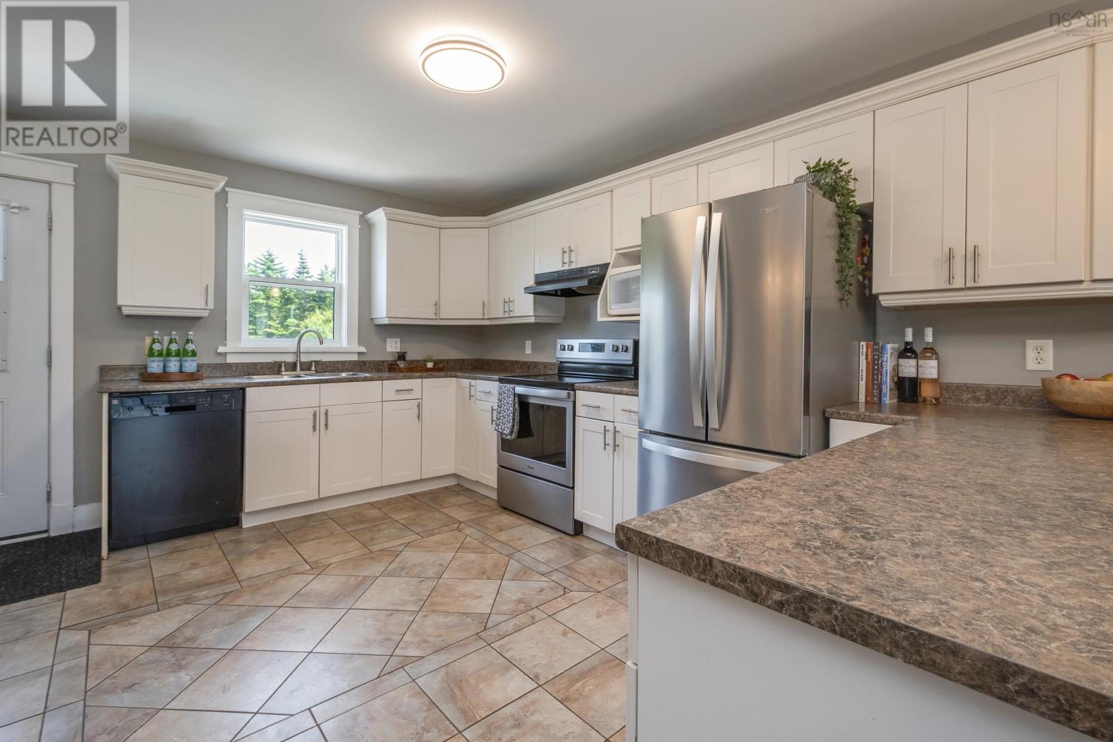 271 Leslie Road, East Lawrencetown, Nova Scotia  B2Z 1T4 - Photo 11 - 202512218
