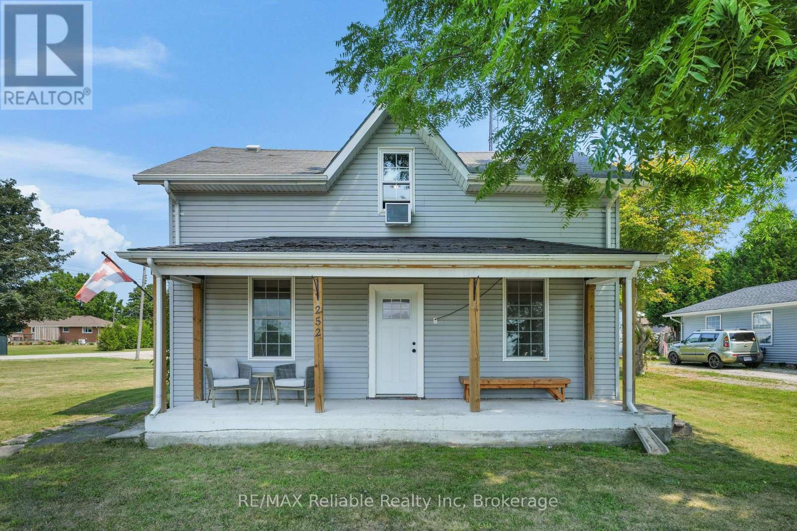 252 Kings Road, Central Huron, Ontario  N0M 2H0 - Photo 1 - X12324747