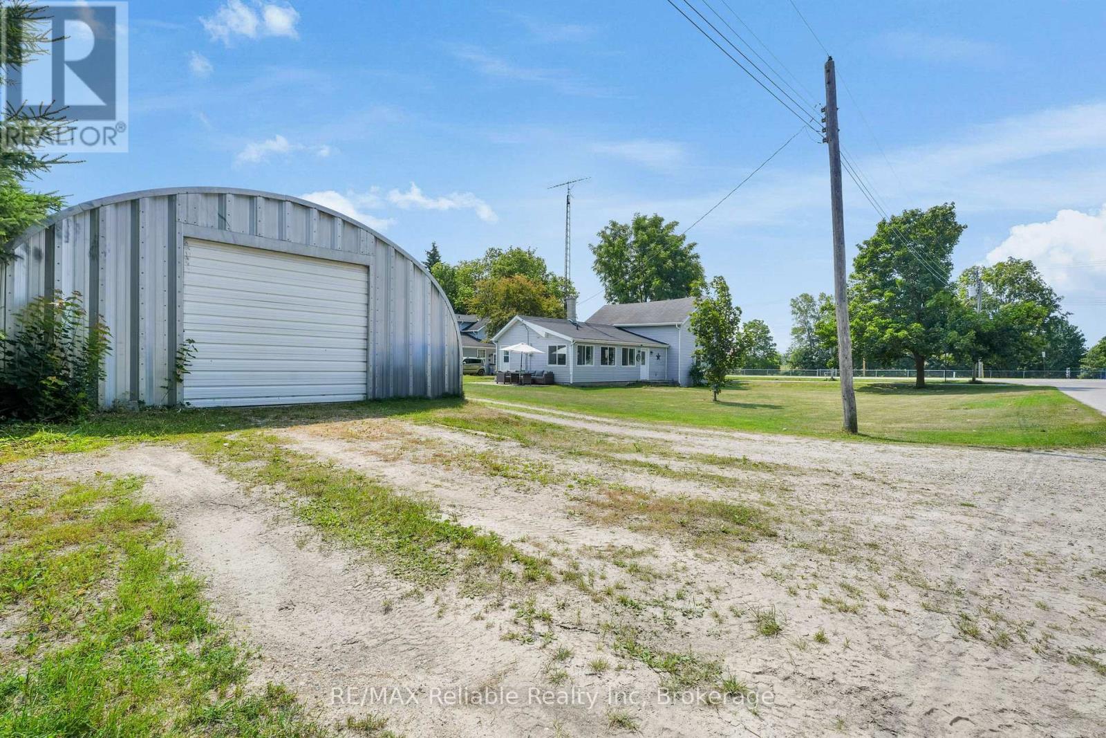 252 Kings Road, Central Huron, Ontario  N0M 2H0 - Photo 13 - X12324747