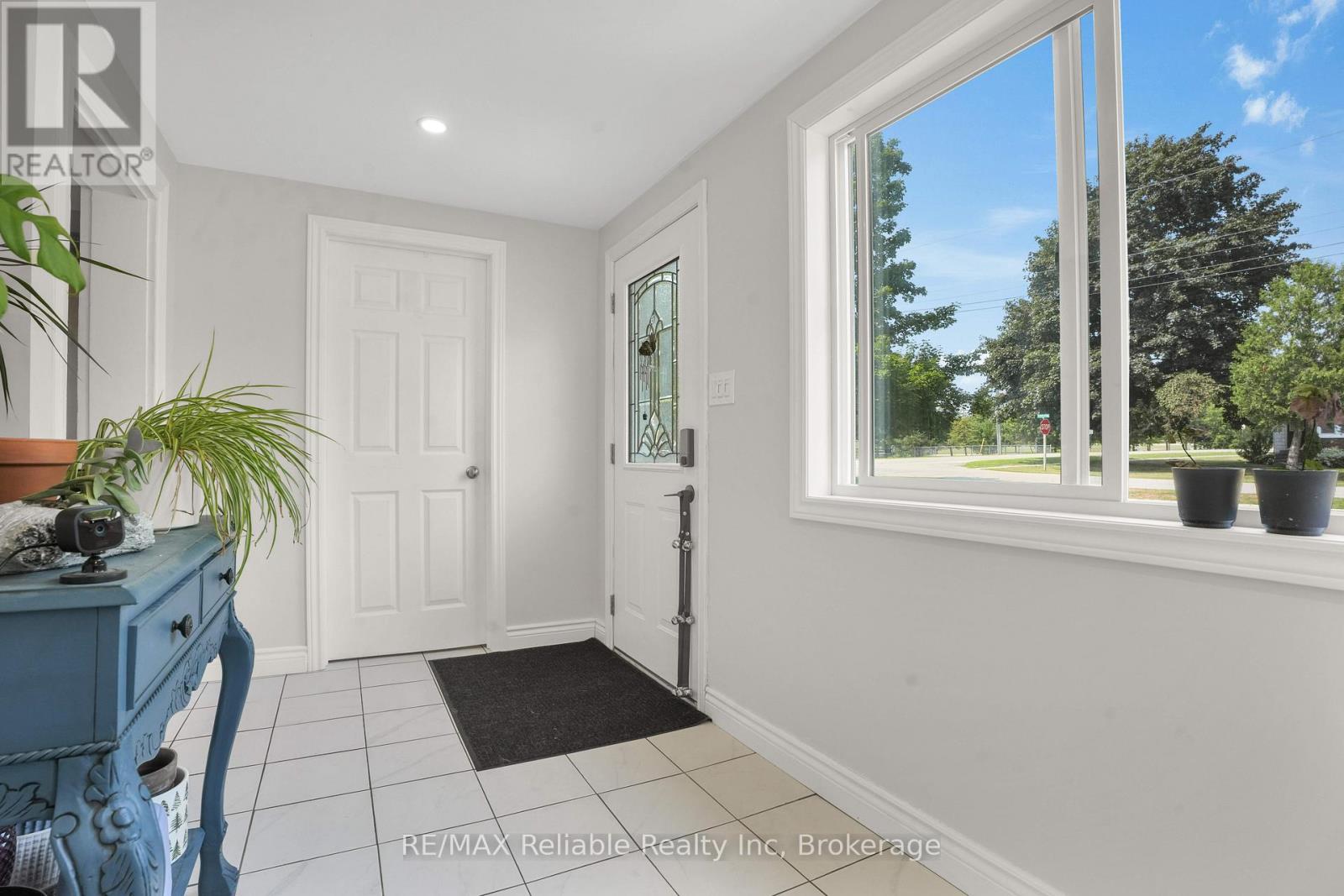 252 Kings Road, Central Huron, Ontario  N0M 2H0 - Photo 17 - X12324747