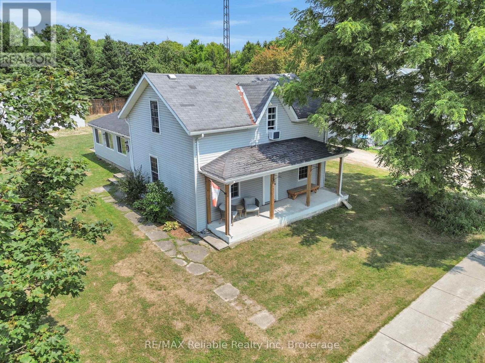 252 Kings Road, Central Huron, Ontario  N0M 2H0 - Photo 2 - X12324747
