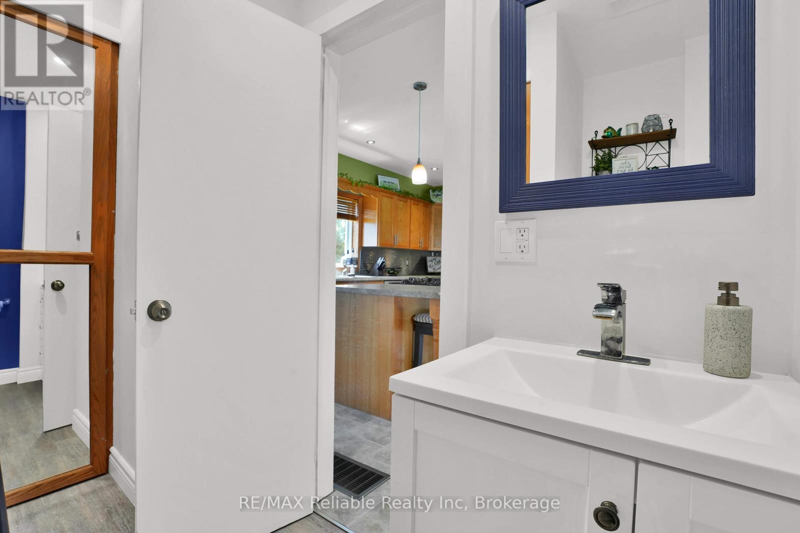 252 Kings Road, Central Huron, Ontario  N0M 2H0 - Photo 26 - X12324747