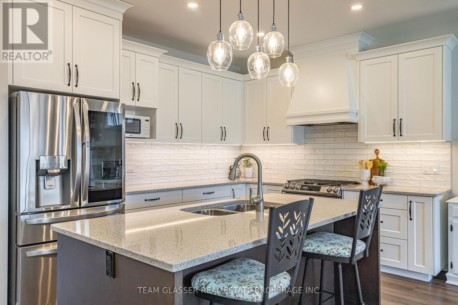 176 Boardwalk Way, Thames Centre, Ontario  N0L 1G2 - Photo 8 - X12324856