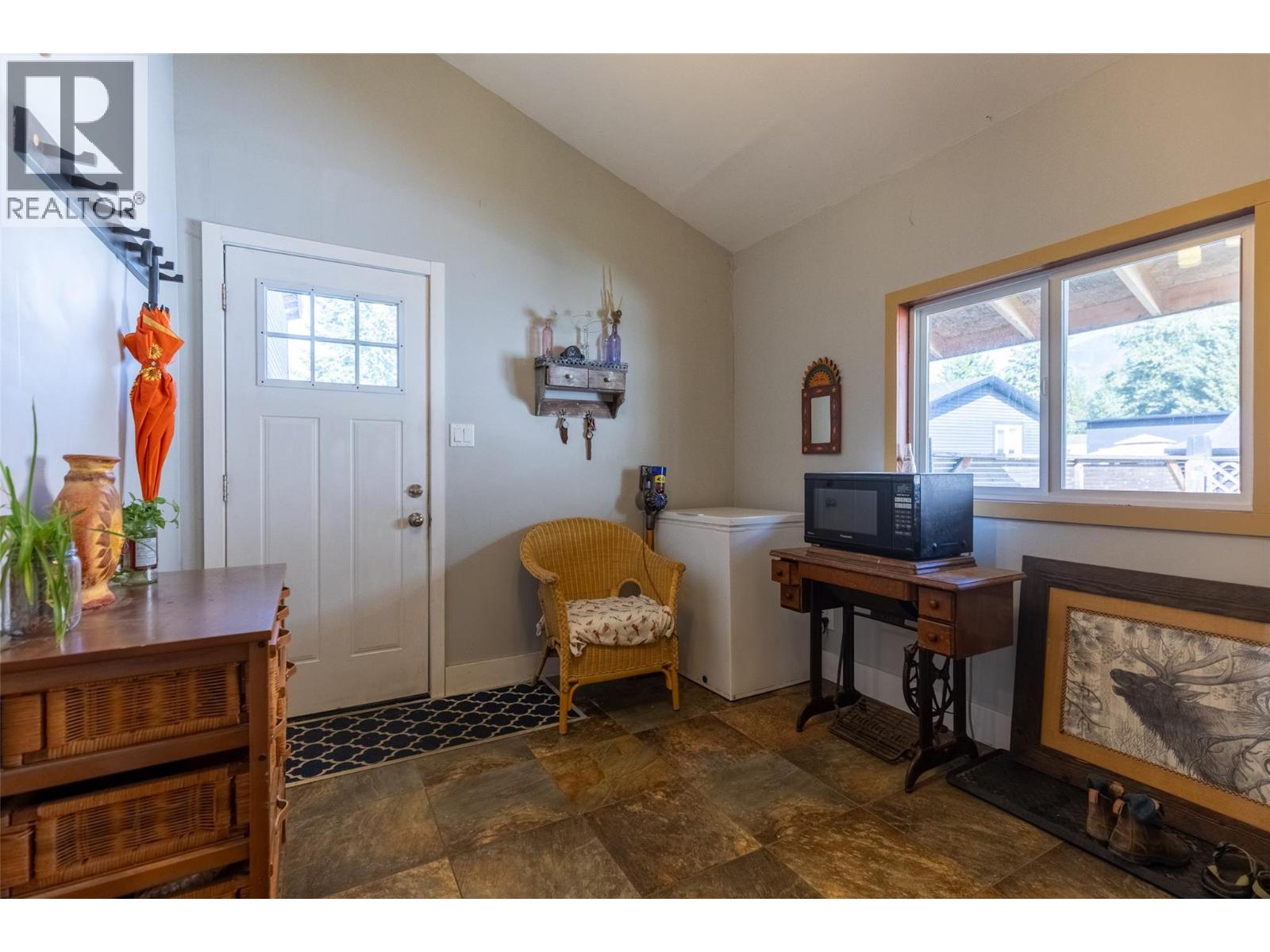 60 Cokato Road Unit# D9, Fernie, British Columbia  V0B 1M4 - Photo 11 - 10358242