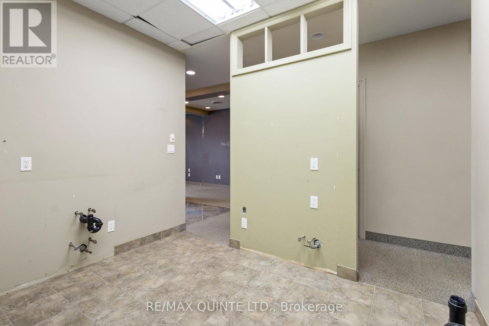 B - 66 Dundas Street E, Belleville, Ontario  K8N 1C1 - Photo 23 - X12324772