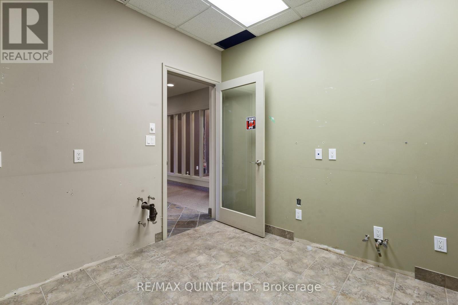 B - 66 Dundas Street E, Belleville, Ontario  K8N 1C1 - Photo 24 - X12324772