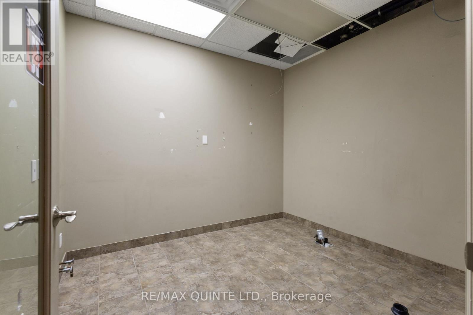 B - 66 Dundas Street E, Belleville, Ontario  K8N 1C1 - Photo 25 - X12324772
