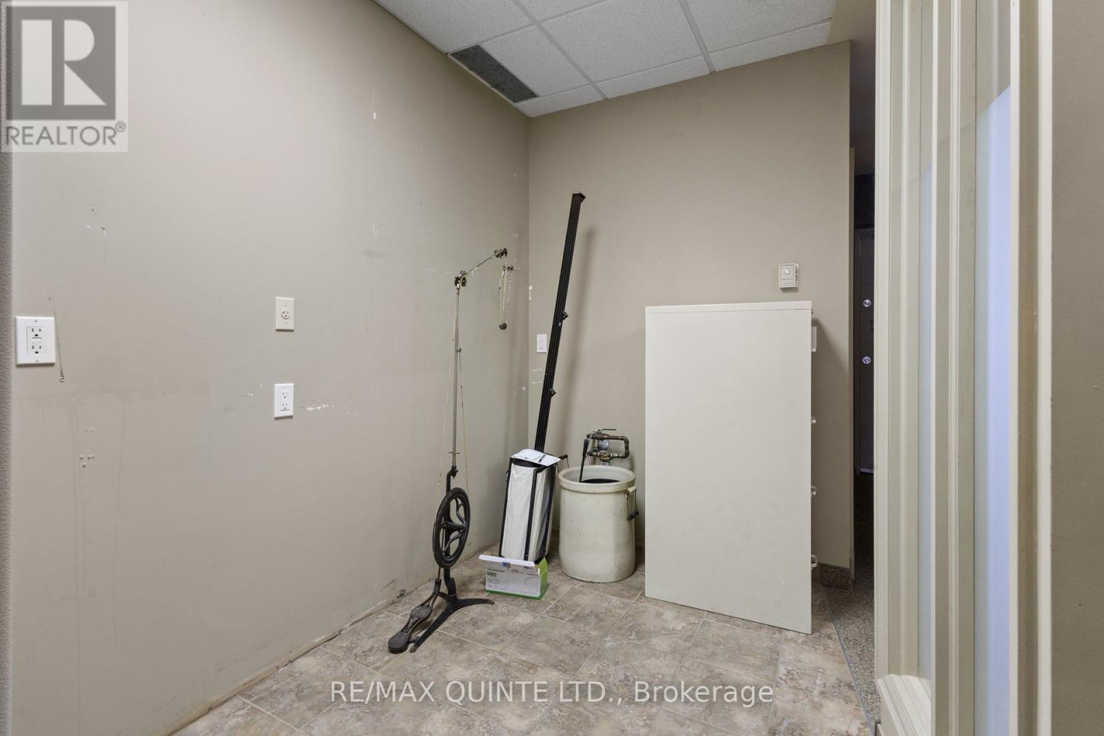 B - 66 Dundas Street E, Belleville, Ontario  K8N 1C1 - Photo 29 - X12324772