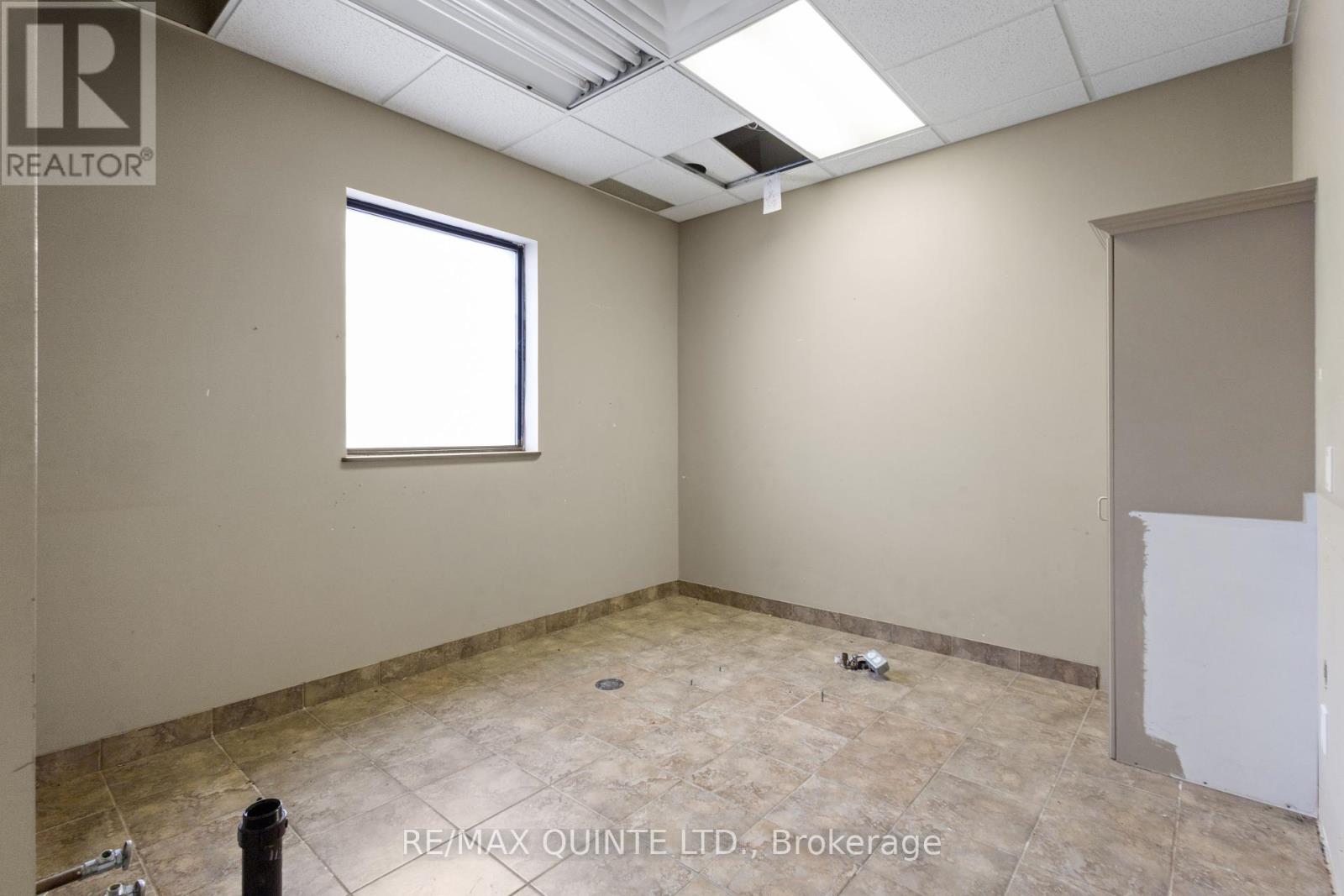 B - 66 Dundas Street E, Belleville, Ontario  K8N 1C1 - Photo 30 - X12324772