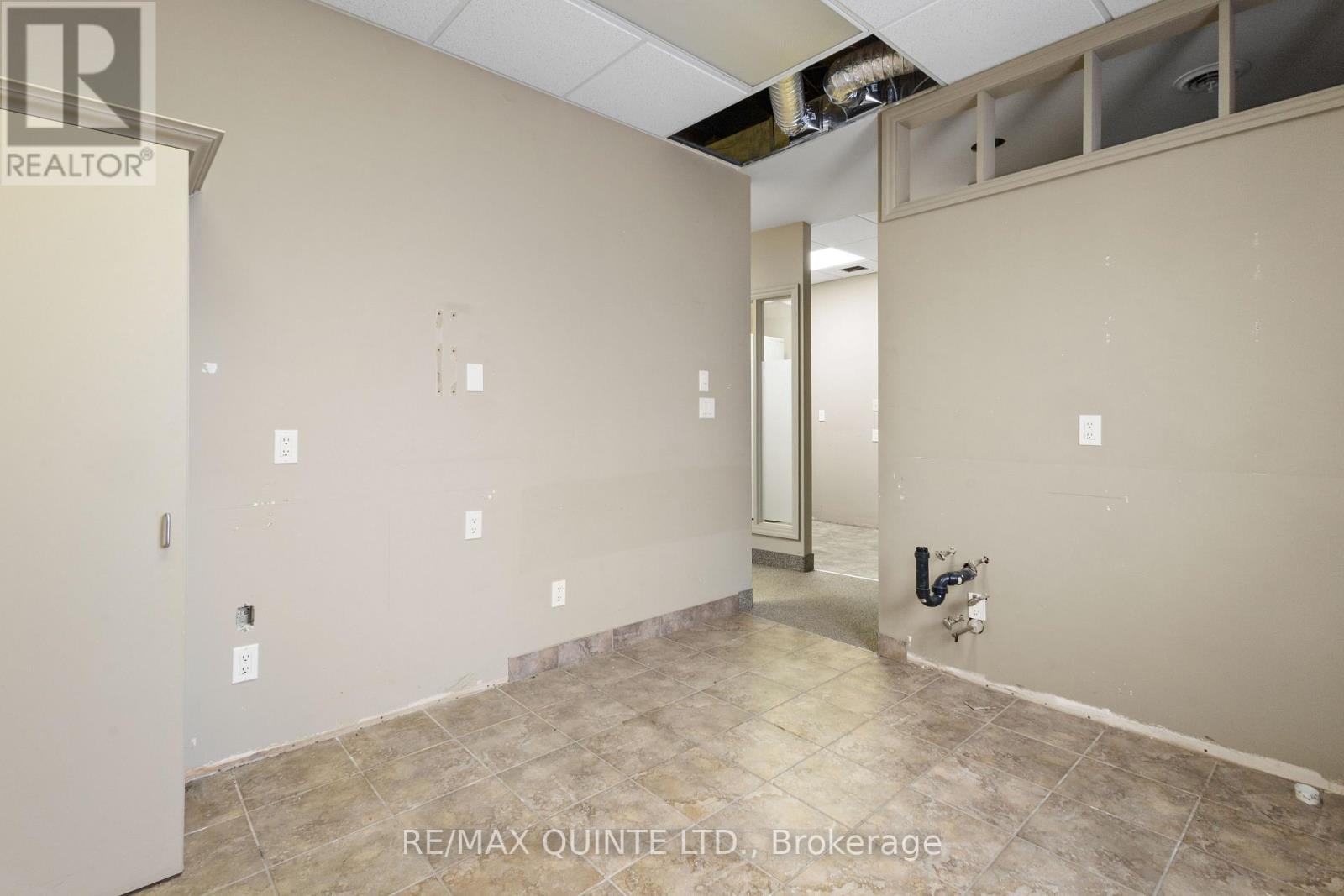 B - 66 Dundas Street E, Belleville, Ontario  K8N 1C1 - Photo 31 - X12324772
