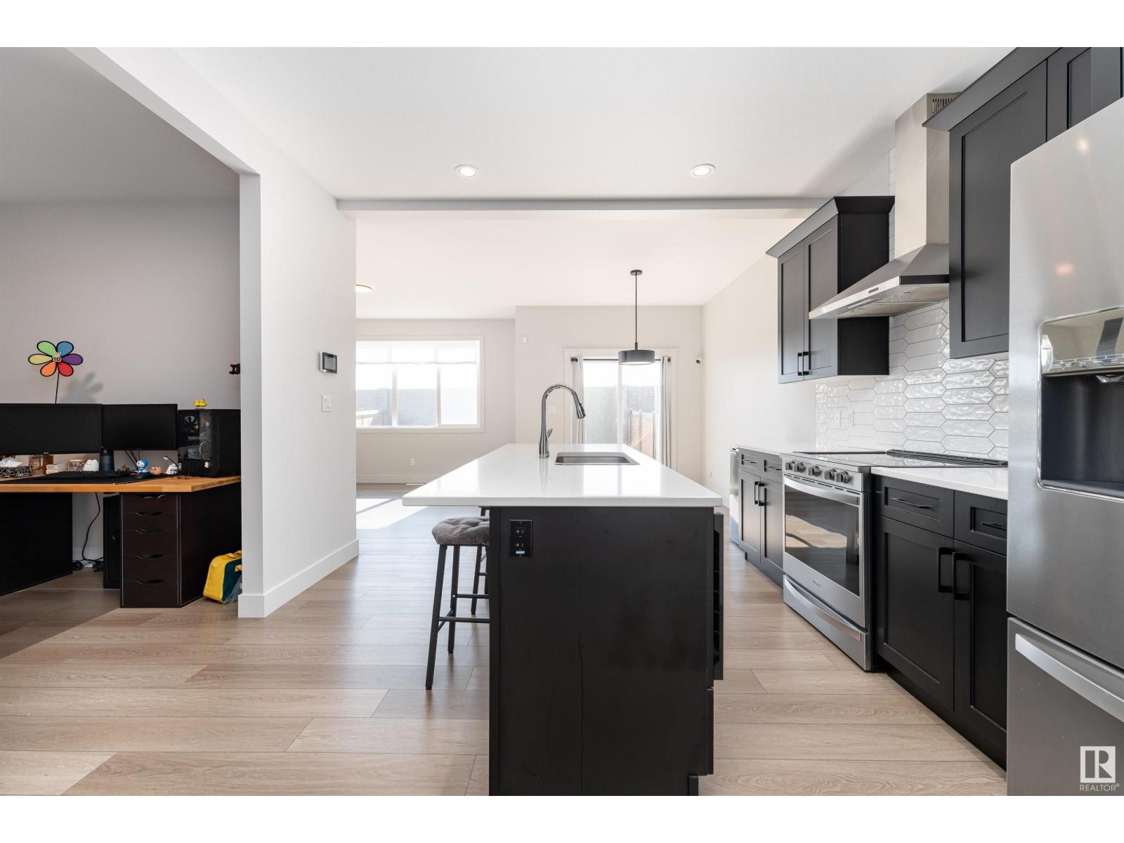 3193 Checknita Wy Sw, Edmonton, Alberta  T6W 4W7 - Photo 3 - E4451211