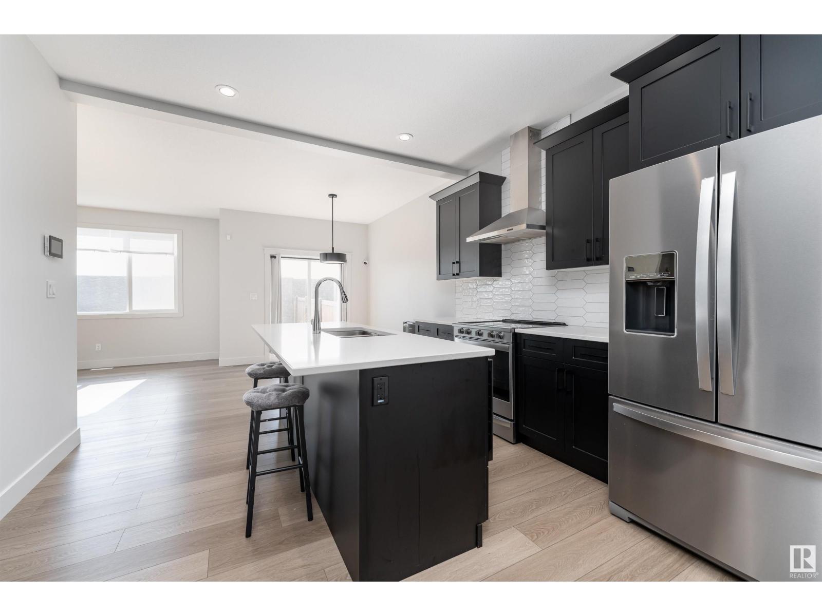3193 Checknita Wy Sw, Edmonton, Alberta  T6W 4W7 - Photo 2 - E4451211