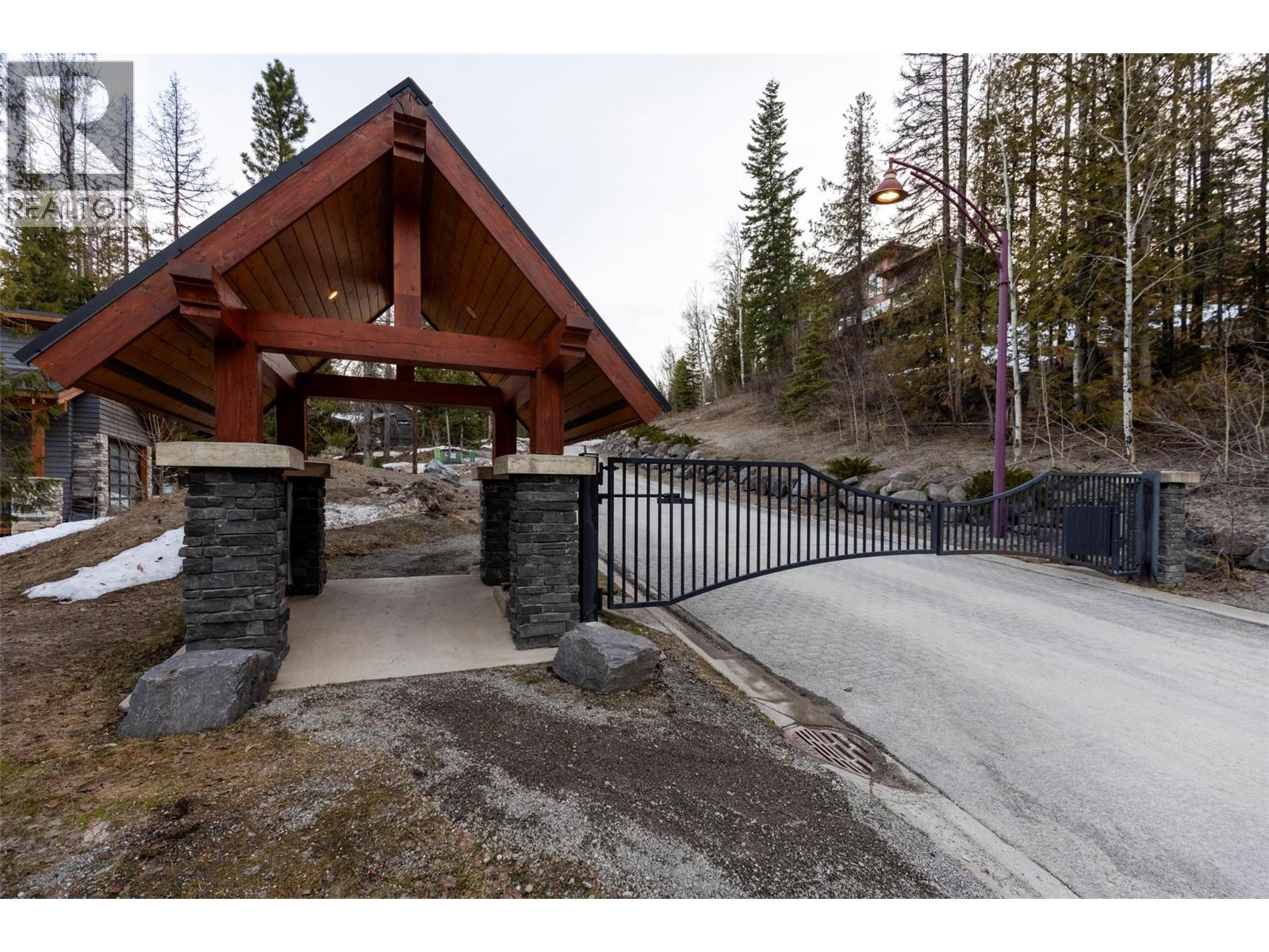 9 Lodge Trail Lane, Fernie, British Columbia  V0B 1M5 - Photo 19 - 10358296