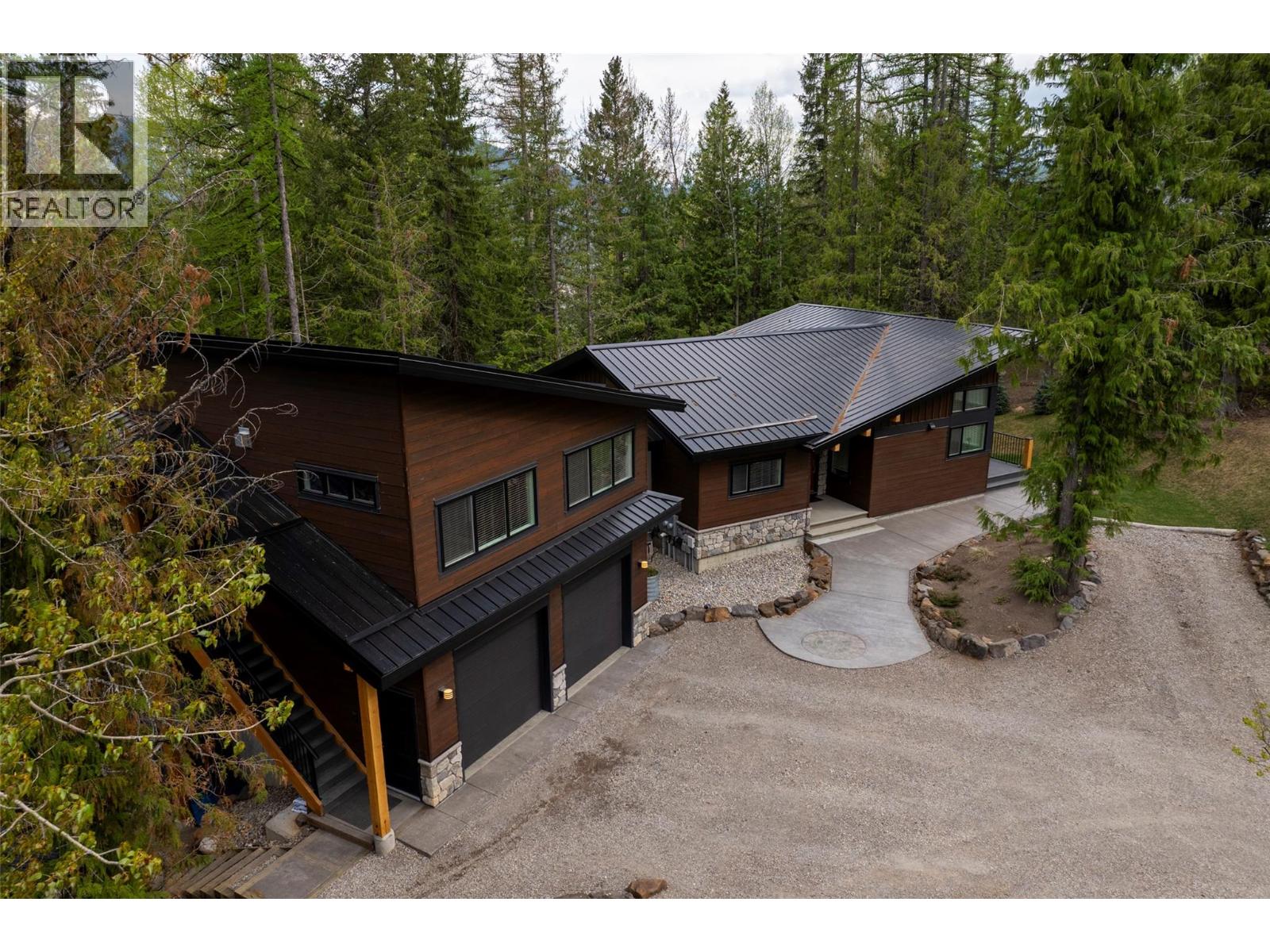 9 Lodge Trail Lane, Fernie, British Columbia  V0B 1M5 - Photo 6 - 10358296