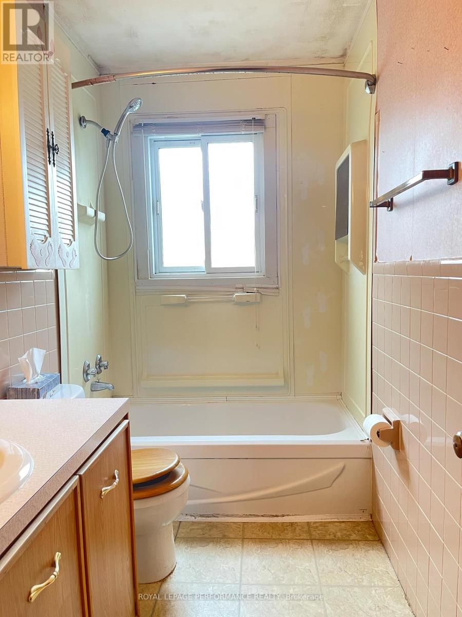 635 Hamilton Crescent E, Cornwall, Ontario  K6H 5N5 - Photo 9 - X12324771