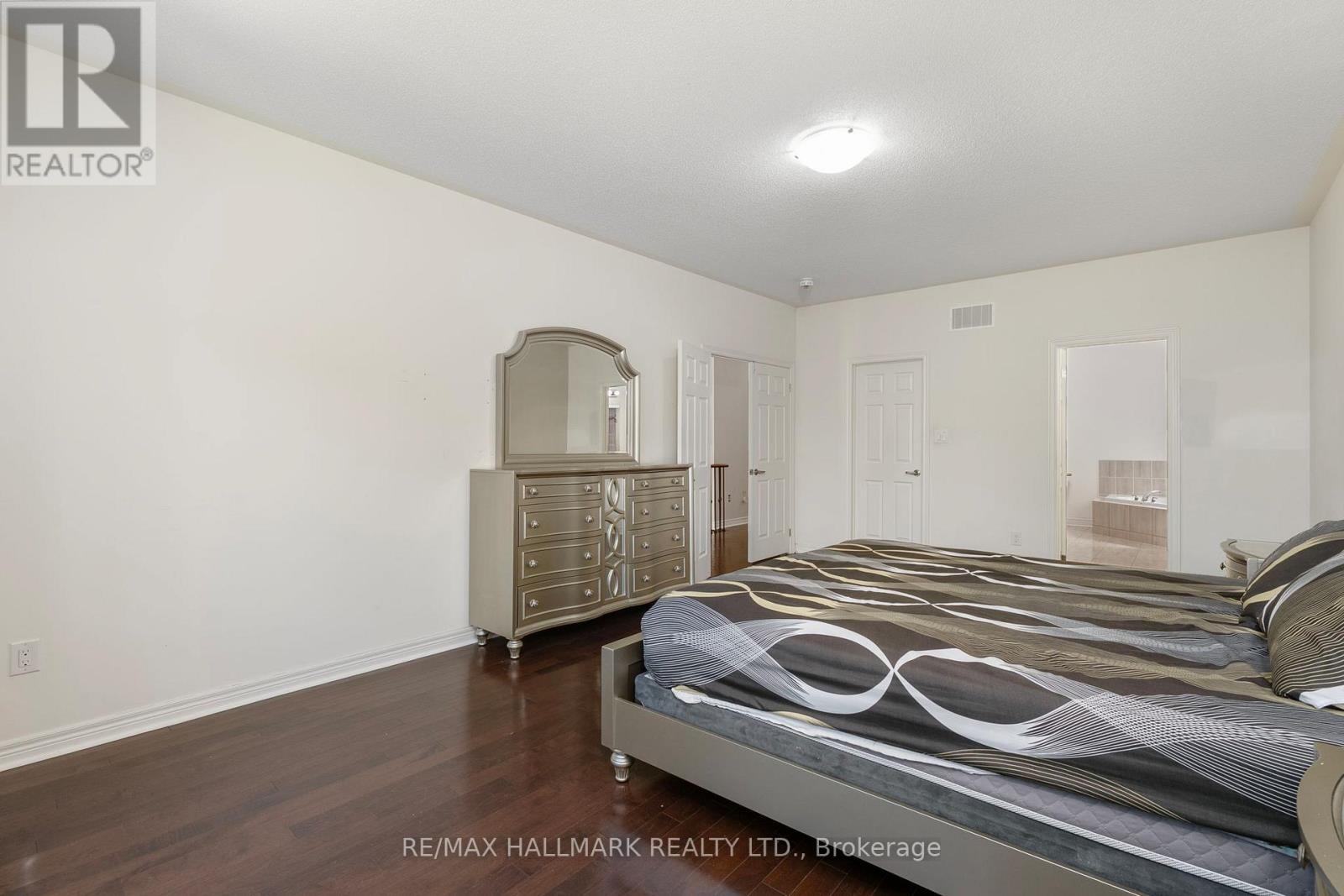 262 Elbern Markell Drive, Brampton, Ontario  L6X 3C2 - Photo 22 - W12324626