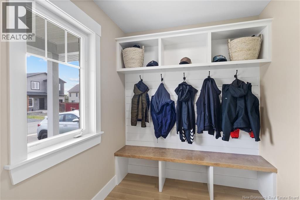 Property at 27 Weavers Way image 4