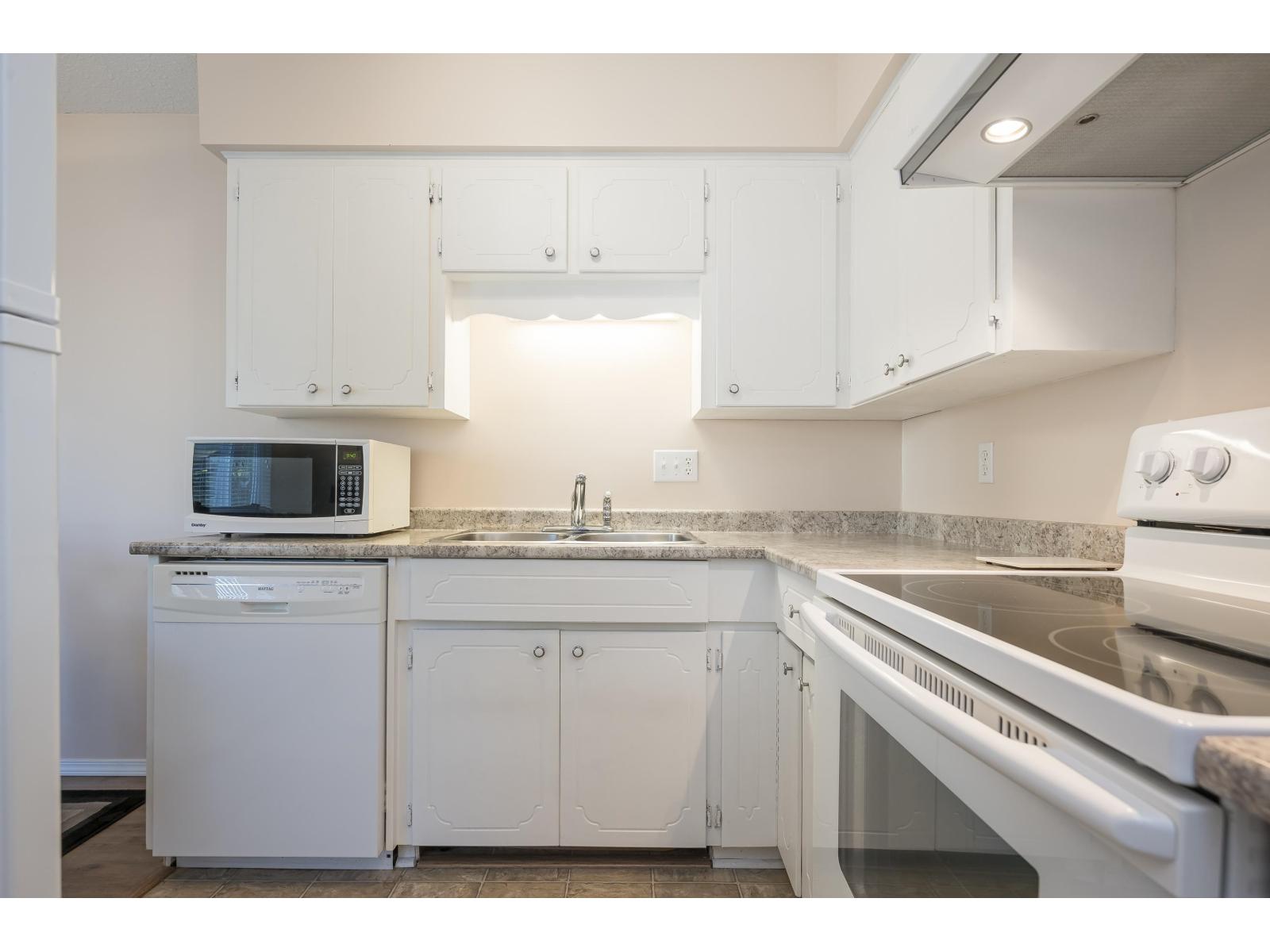 102 2853 Bourquin Crescent, Abbotsford, British Columbia  V2S 6H6 - Photo 16 - R3032382