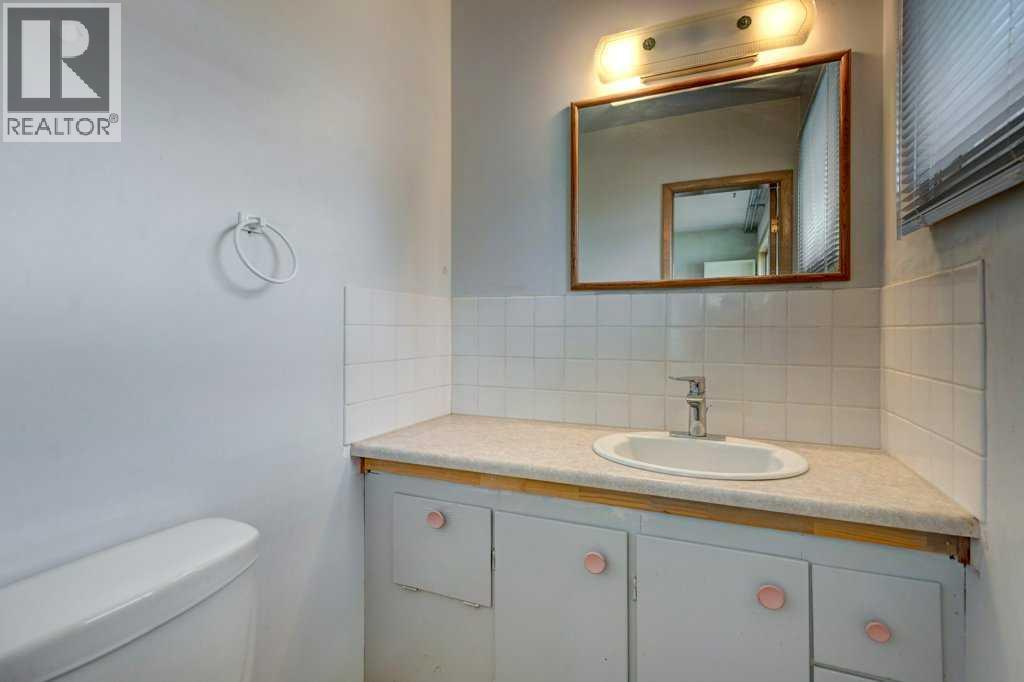 39 Gladys Ridge Road Sw, Calgary, Alberta  T3E 4H7 - Photo 16 - A2239074