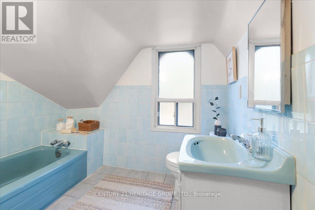 263 Mary Street, Hamilton, Ontario  L8L 4W2 - Photo 33 - X12324635