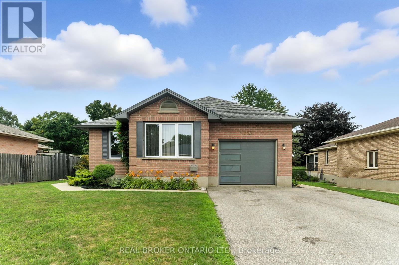 153 Fath Avenue, Aylmer, Ontario  N5H 3E2 - Photo 2 - X12324652