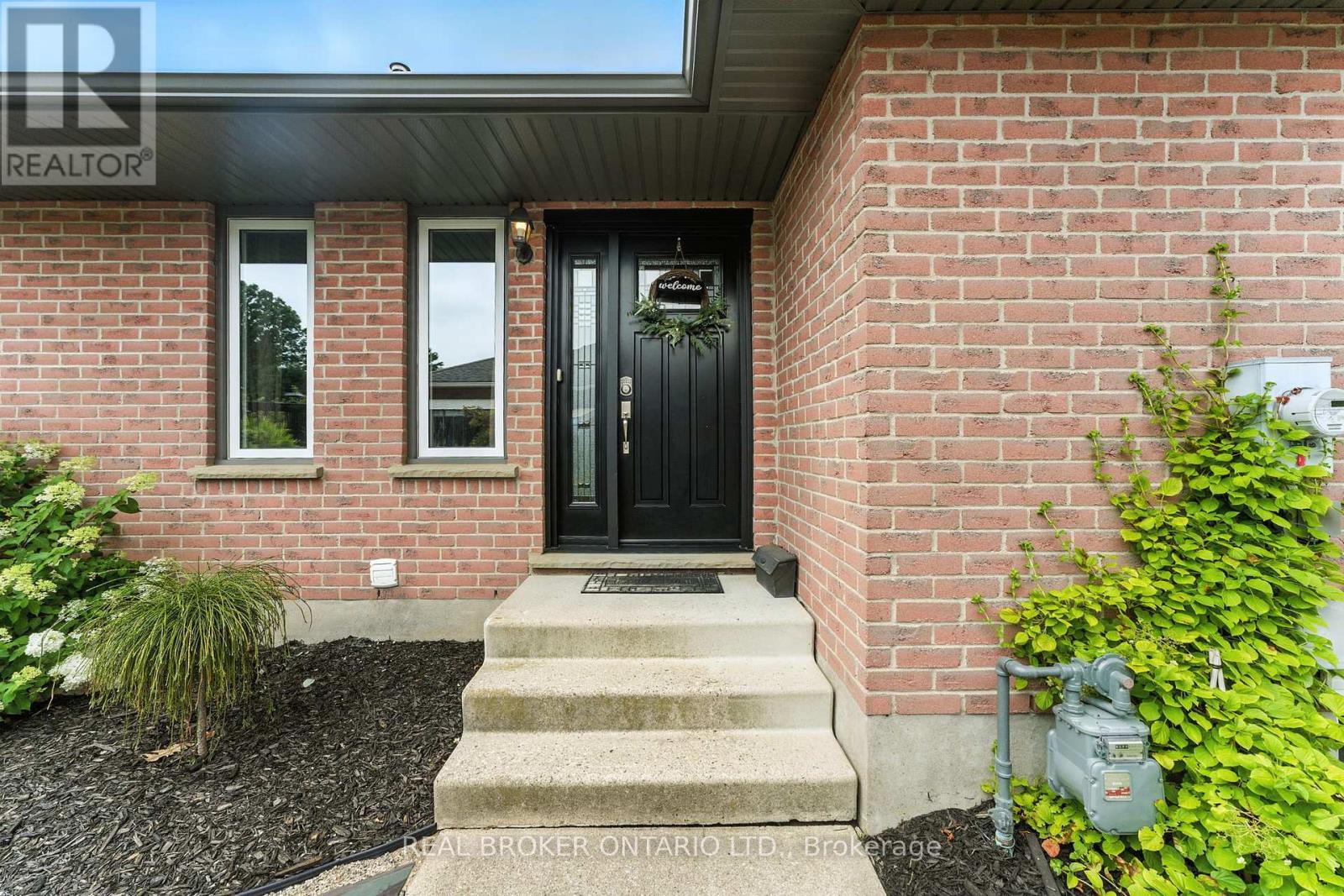 153 Fath Avenue, Aylmer, Ontario  N5H 3E2 - Photo 4 - X12324652