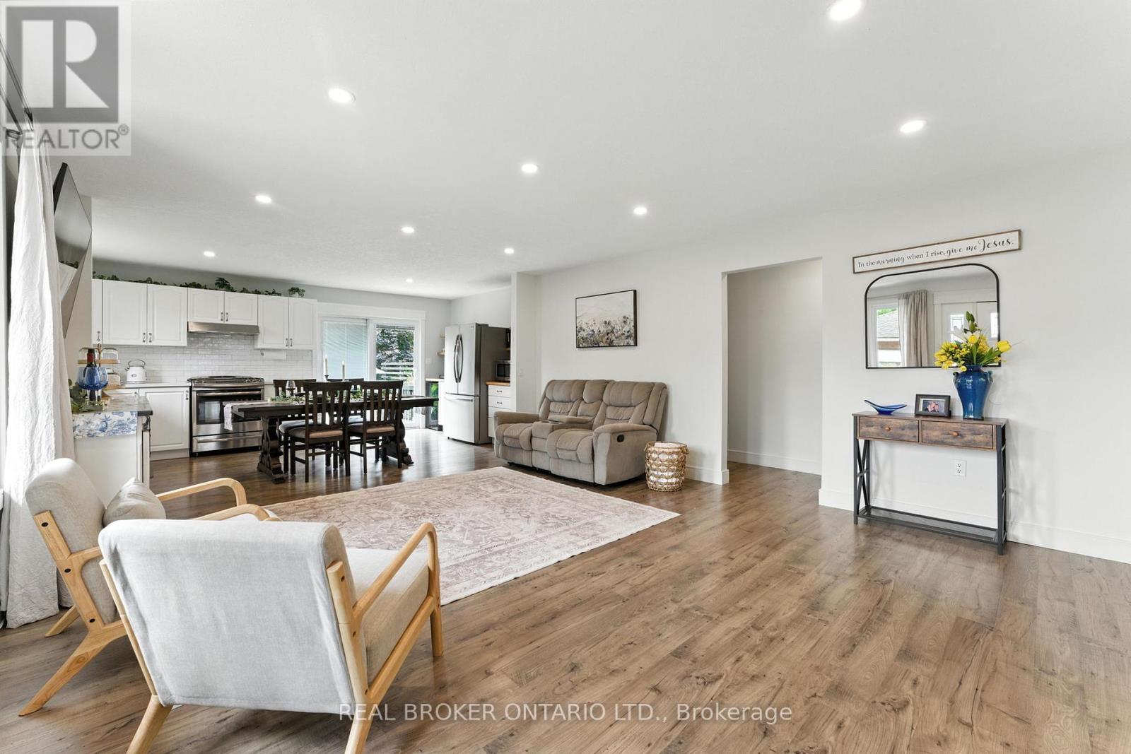 153 Fath Avenue, Aylmer, Ontario  N5H 3E2 - Photo 6 - X12324652