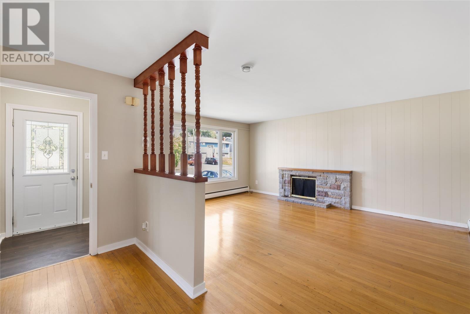 Property at 10 Grenfell Avenue image 3